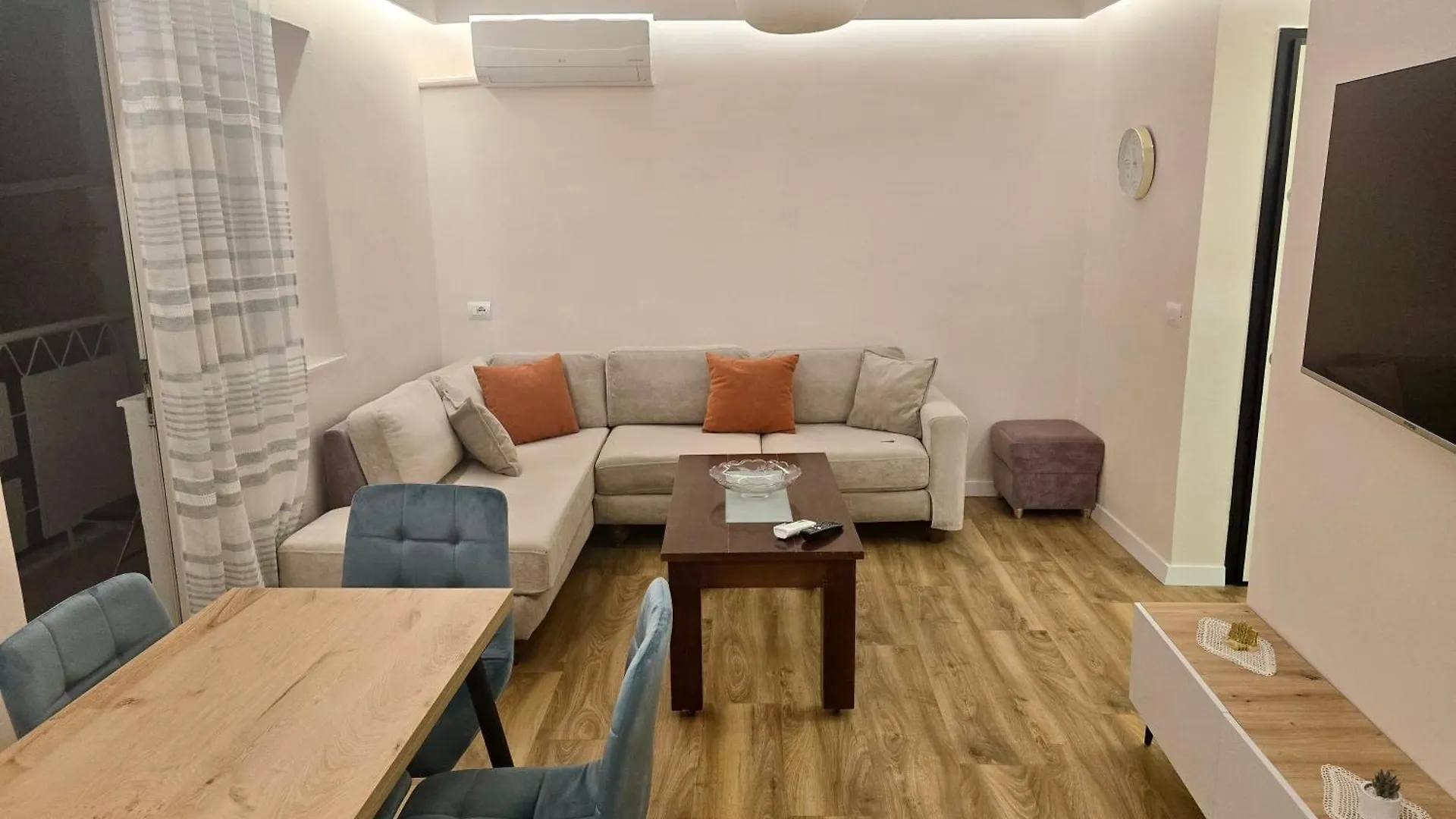Kika Central Apartment Tirana